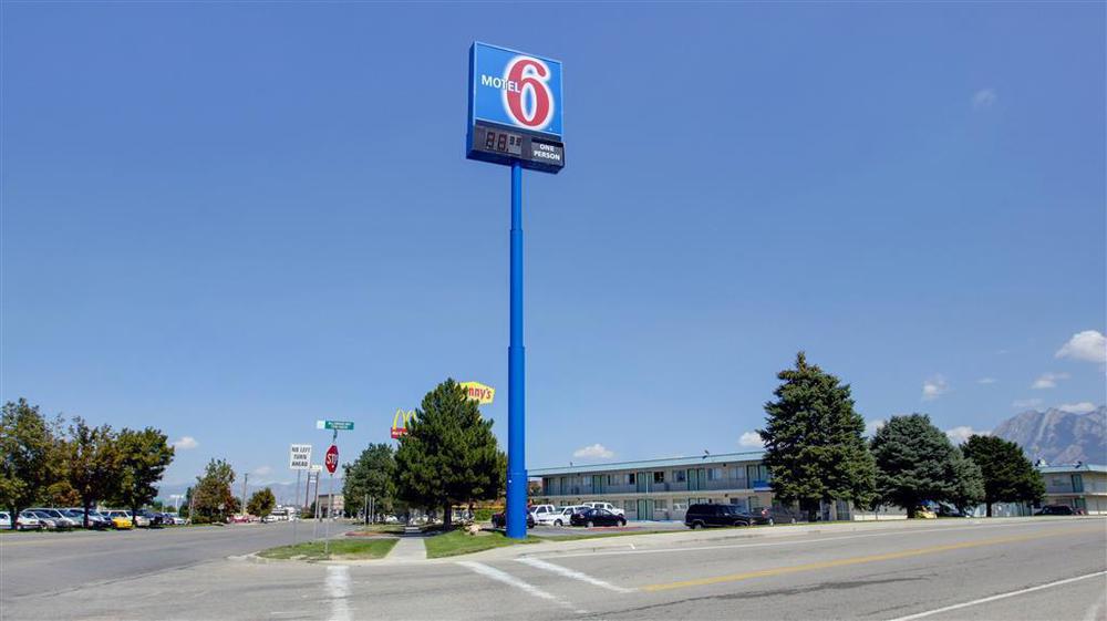 Econo Lodge Мидвейл Екстериор снимка