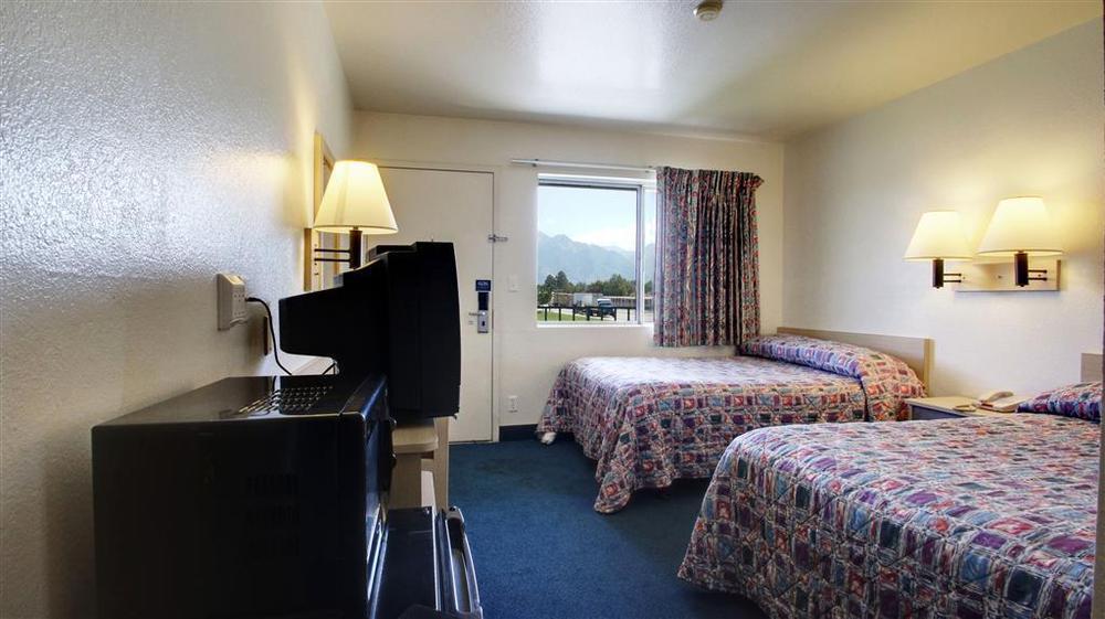 Econo Lodge Мидвейл Стая снимка