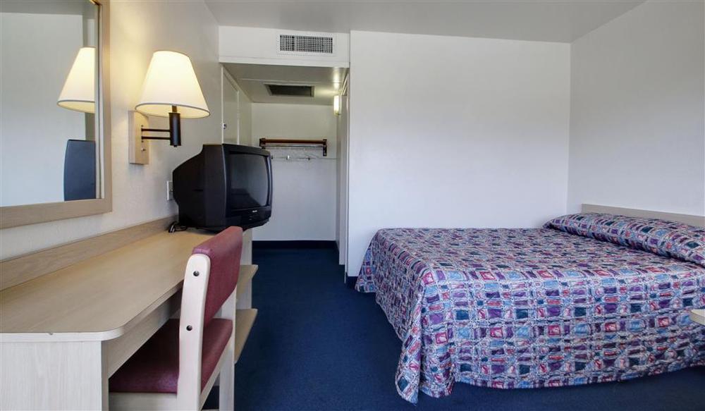 Econo Lodge Мидвейл Стая снимка